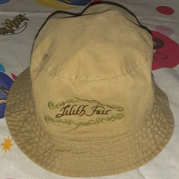 Rare vintage Lilith Fair hat Building a Mystery: An Oral History of Lilith Fair | Vanity Fair main image 4